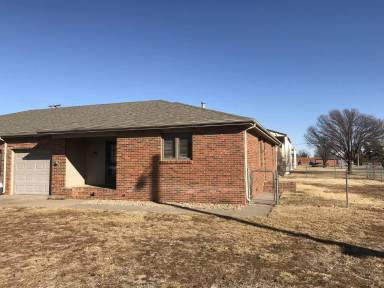 Main picture of 1400 Cherry Ln