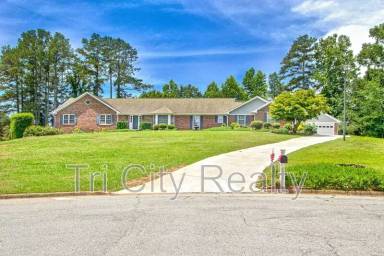 Main picture of 630 Hawthorne Pl