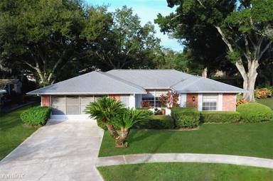 Main picture of 1436 Crest Hill Dr