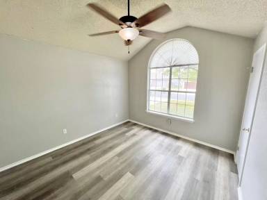 Main picture of 2607 Windmill Dr