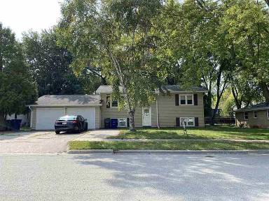 Main picture of 440 N Saint Bernard Dr