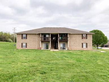Main picture of 100 W Warren Ave