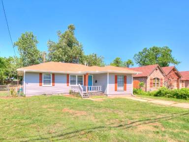 Main picture of 4505 N Grove Ave