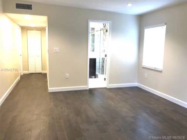 Main picture of 1020 NW 4th Ave