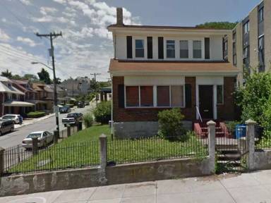 Main picture of 201 Robinson St