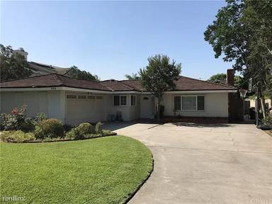 Main picture of 532 W Lemon Ave