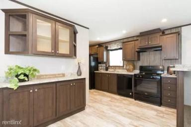 Main picture of 65 Canterbury Ln