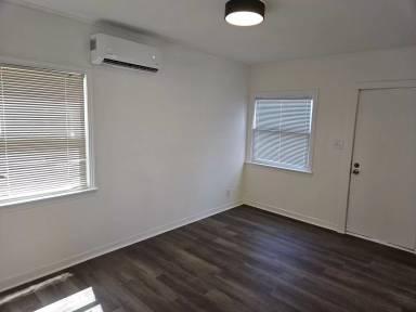 Main picture of 912 West St