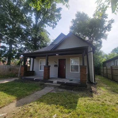 Main picture of 447 N Dearborn St