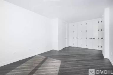 Main picture of 250 East Houston