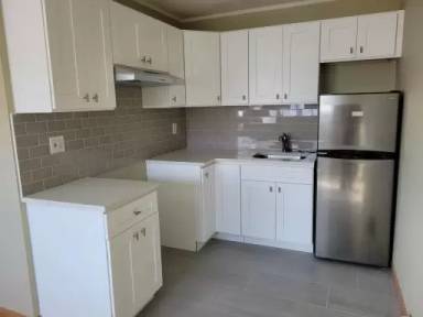 Main picture of 80 Venus Pl