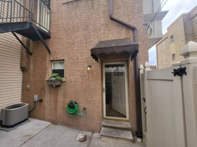 Main picture of 1113 W Moyamensing Ave