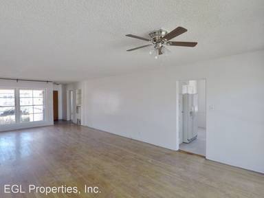 Main picture of 7941 1/2 Blackburn Ave