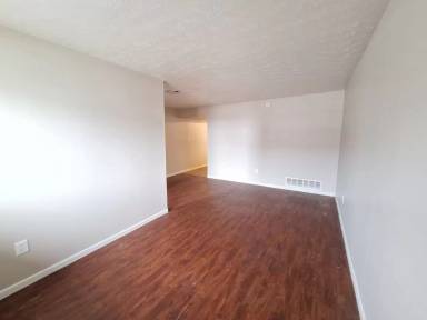 Main picture of 329 Eastern Ave