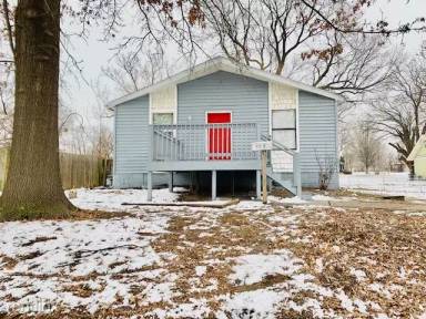 Main picture of 725 N Dodgion Ave