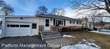 Main picture of 5 Huckleberry Ln
