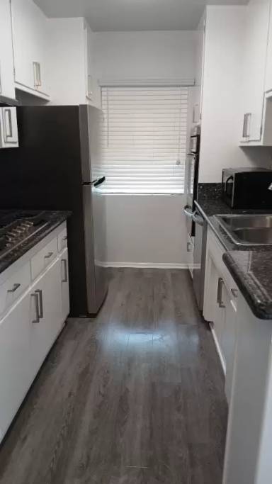 Main picture of 6131 Coldwater Canyon Ave