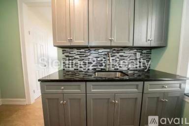 Main picture of 21 19 27 St