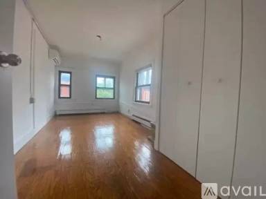 Main picture of 128 Charles St
