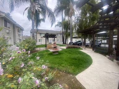 Main picture of 523 Graves Ave