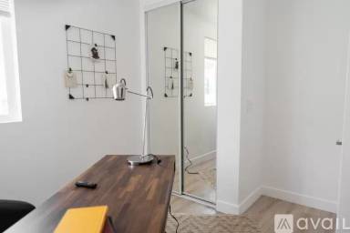 Main picture of 4827 Riverton Ave