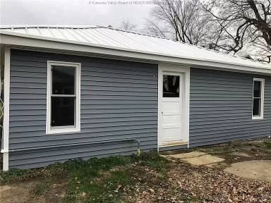 Main picture of 2106 N Main St