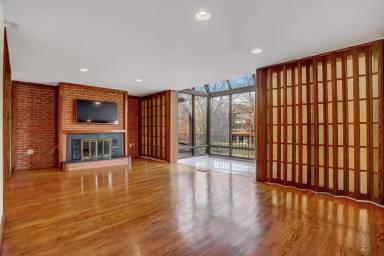 Main picture of 2 Coldwater Ct