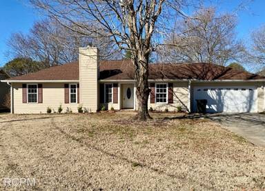 Main picture of 110 Gordon Dr