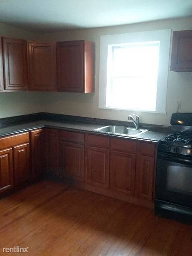 Main picture of 142 Mapes Ave
