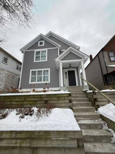 Main picture of 703 E Lincoln Ave