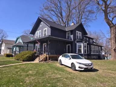 Main picture of 460 W South St