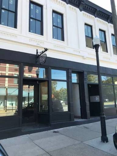 Main picture of 830 Madison Ave