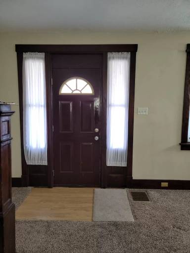 Main picture of 687 Forest Ave
