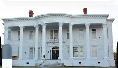 Main picture of 233 College St