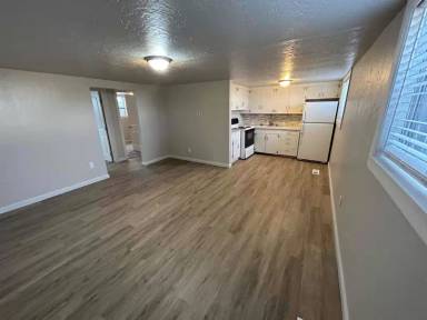 Main picture of 125 N 14th E