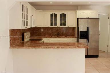 Main picture of 1311 SW 40th Ave