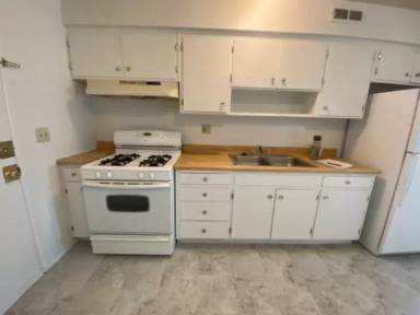 Main picture of 325 S Spring St