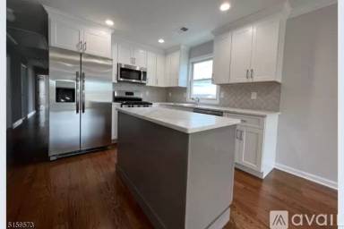 Main picture of 66 Delaware St