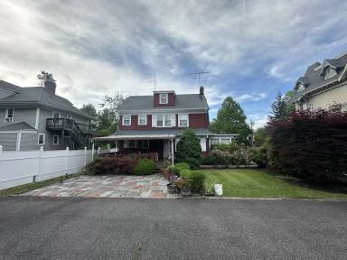 Main picture of 90 Kent Place Blvd