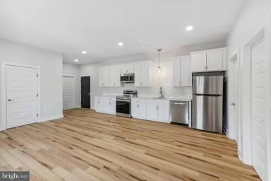 Main picture of 515 E Washington St