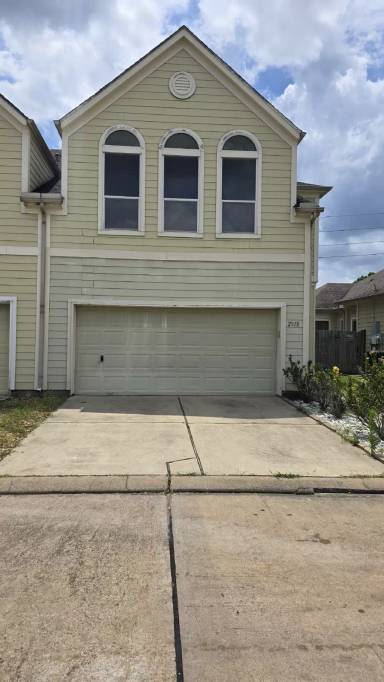 Main picture of 2918 Hebert Trail Dr