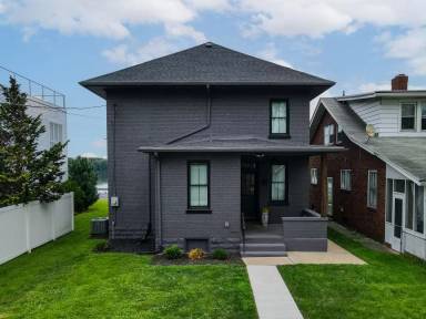Main picture of 608 N Front St