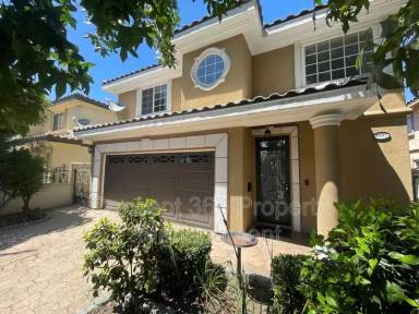 Main picture of 8005 Rose St