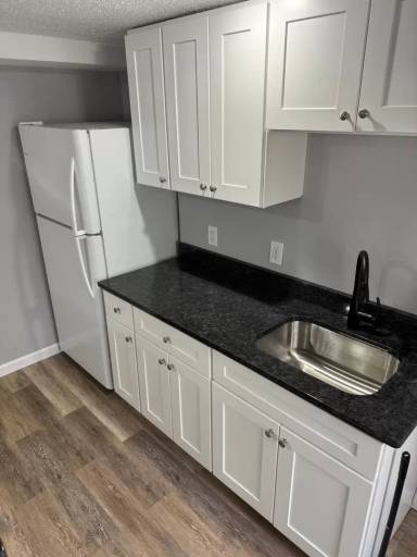 Main picture of 14 Lock St