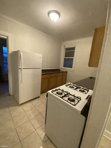 Main picture of 135 W 183rd St