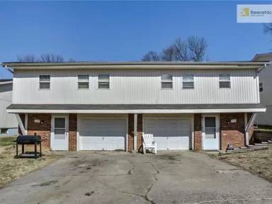 Main picture of 220 E Pacific Dr