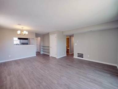 Main picture of 1227 S Gilbert St