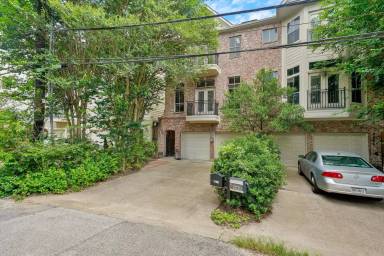Main picture of 4010 Blossom St