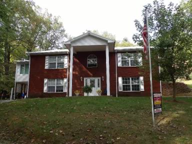 Main picture of 101 Loveless Ln