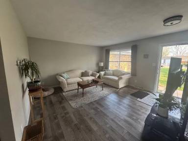 Main picture of 401 E Jones